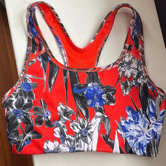 Nike Sports bra - Picture 2 of 5